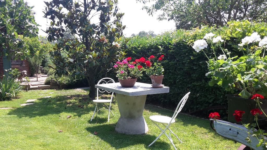 Villagaia Country House Montafia Esterno foto