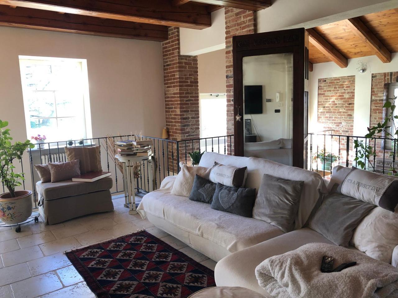 Villagaia Country House Montafia Esterno foto